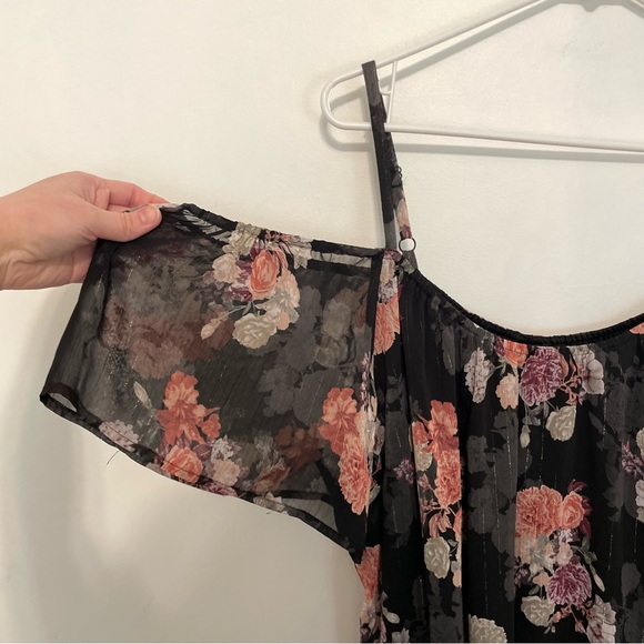 TORRID 2 Plus Size Black Floral Lurex Cold Shoulder Top Pink Floral Short Sleeve - Picture 9 of 16